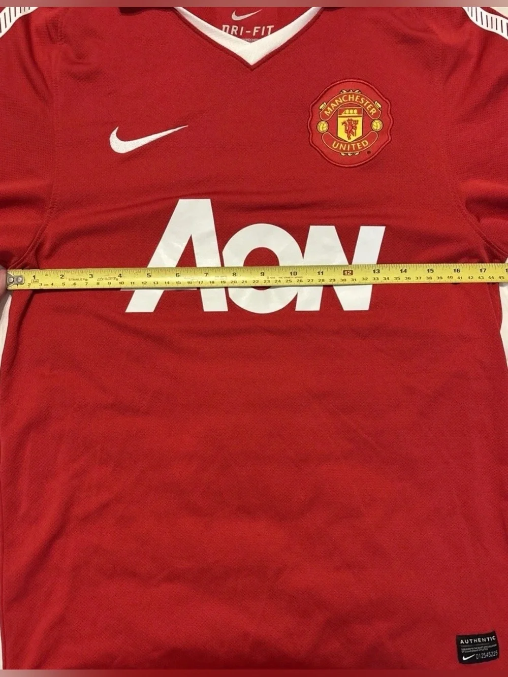 Manchester United Men’s S 2010/2011 AON Home Football Soccer Short Sleeve Jersey